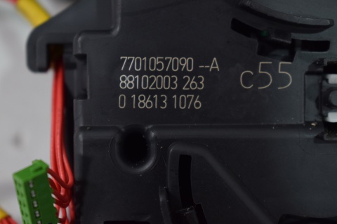 PRZEŁĄCZNIK ŚWIATEŁ KIERUNKOWSKAZÓW RENAULT CLIO 88102003