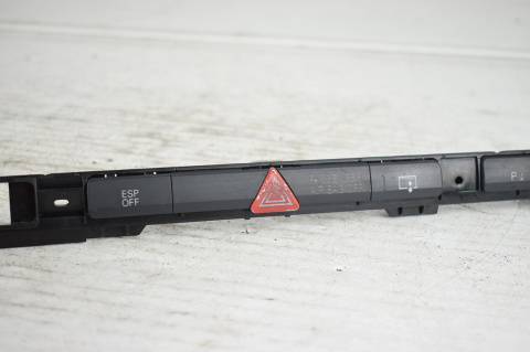 PANEL PRZEŁĄCZNIK ŚWIATEŁ AWARYJNYCH AUDI A8 D3