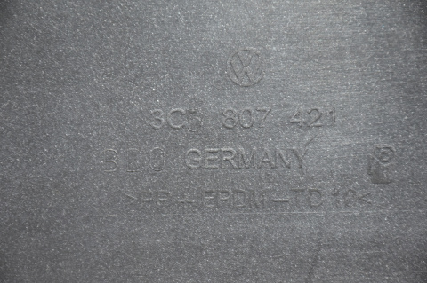 ZDERZAK TYLNY TYŁ VW PASSAT B6 SEDAN