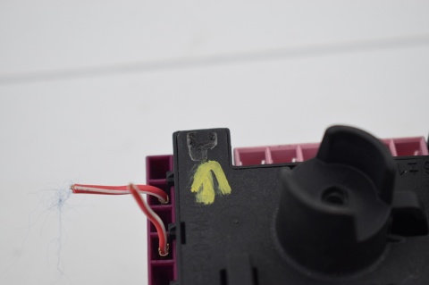 SKRZYNKA BEZPIECZNIKÓW MERCEDES E W211 A2139068801