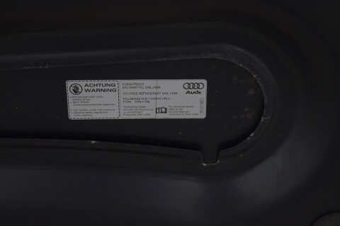 MASKA POKRYWA SILNIKA AUDI A6 C6 LZ7Q