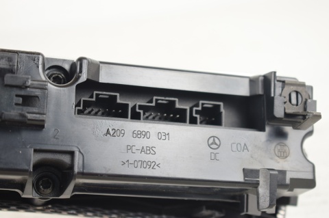 RAMKA ŚRODKOWA PANEL PRZEŁĄCZNIK MERCEDES CLK W209