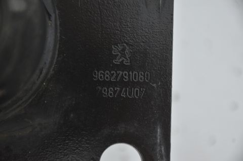 BELKA ZDERZAKA PRZEDNIA PRZÓD PEUGEOT 3008 I