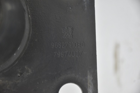 BELKA ZDERZAKA PRZEDNIA PRZÓD PEUGEOT 3008 I