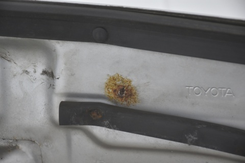 MASKA POKRYWA SILNIKA TOYOTA RAV4 II 1D4