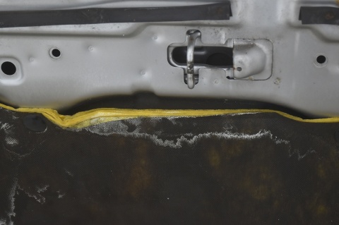 MASKA POKRYWA SILNIKA TOYOTA RAV4 II 1D4