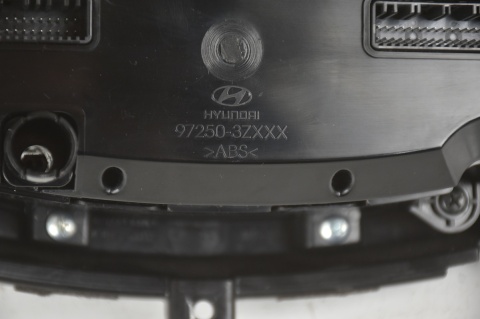 PANEL KLIMATYZACJI HYUNDAI I40 97250-3Z900 RAMKA