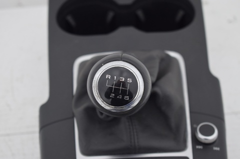 PANEL MMI TUNEL MIESZEK AUDI A3 8V 8V0919614B