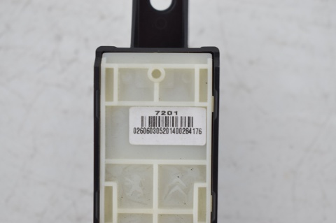 PRZEŁĄCZNIK PANEL NAWIGACJI PEUGEOT 208 I