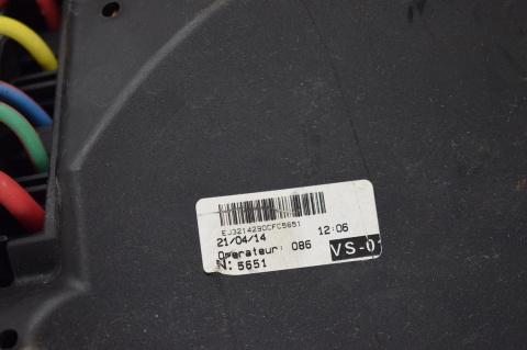 SKRZYNKA BEZPIECZNIKÓW RANG ROVER EVOQUE L538