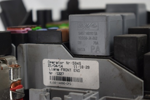 SKRZYNKA BEZPIECZNIKÓW RANG ROVER EVOQUE L538