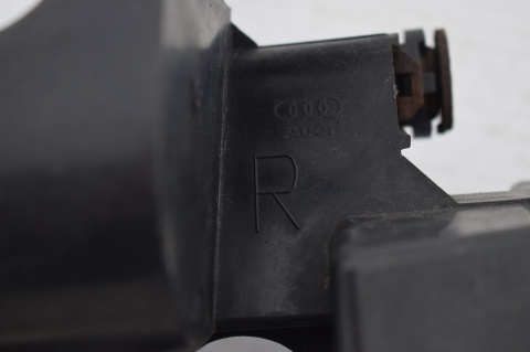 ŚLIZG LAMPY PRAWY PRZÓD AUDI A3 LIFT 8P0