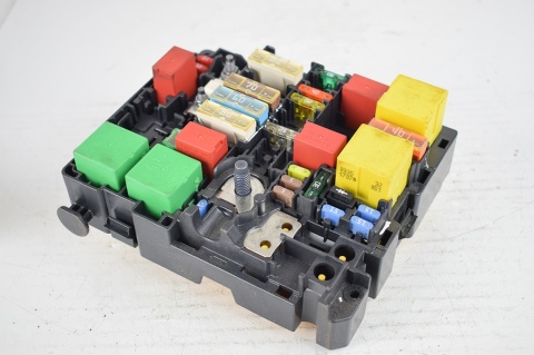 SKRZYNKA BEZPIECZNIKÓW BSM CITROEN PEUGEOT 9804848480