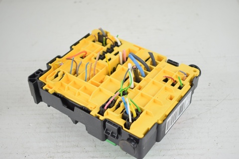 SKRZYNKA BEZPIECZNIKÓW BSM CITROEN PEUGEOT 9804848480