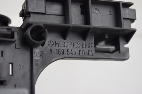 SKRZYNKA BEZPIECZNIKÓW MERCEDES W169 550000570
