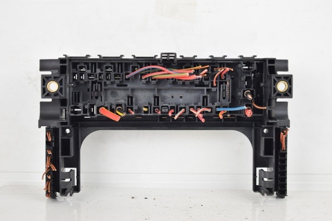 SKRZYNKA BEZPIECZNIKÓW MERCEDES W169 550000570