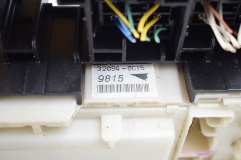 SKRZYNKA BEZPIECZNIKÓW TOYOTA RAV 4 III