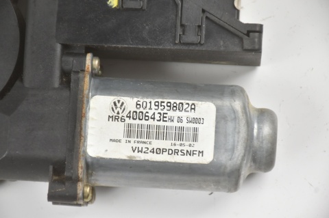 SILNICZEK SZYBY PRAWY PRZÓD VW SKODA 6Q1959802A