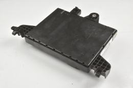 SKRZYNKA BEZPIECZNIKÓW ASTRA J 13302301