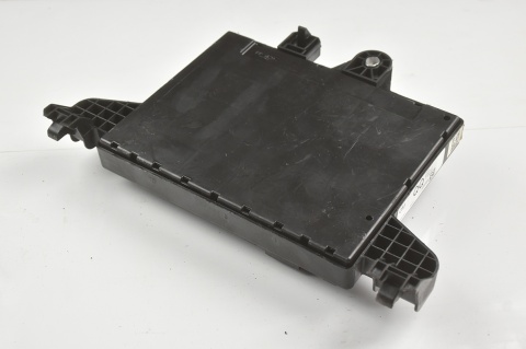 SKRZYNKA BEZPIECZNIKÓW ASTRA J 13302301