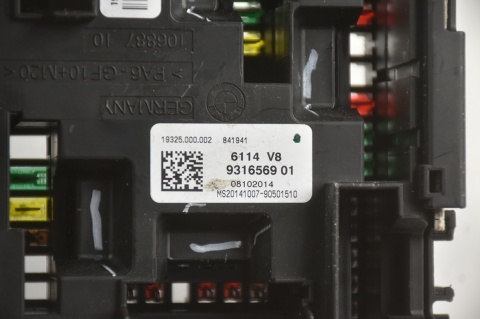 SKRZYNKA BEZPIECZNIKÓW BMW X5 F15 9316570