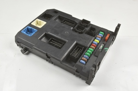 SKRZYNKA BEZPIECZNIKÓW CITROEN PEUGEOT 9664983180