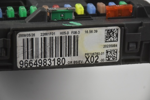 SKRZYNKA BEZPIECZNIKÓW CITROEN PEUGEOT 9664983180