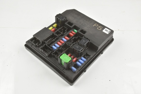 SKRZYNKA BEZPIECZNIKÓW MODUŁ BSI NISSAN JUKE 1.6 284B7-1TT2A