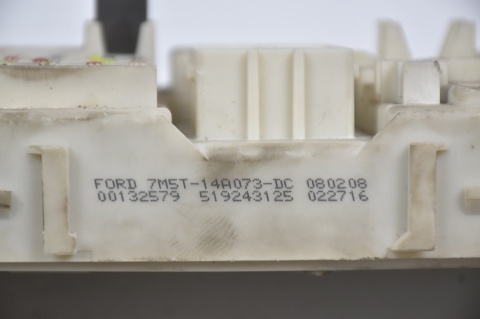 SKRZYNKA BEZPIECZNIKÓW MODUŁ FORD 7M5T-14A073-DC