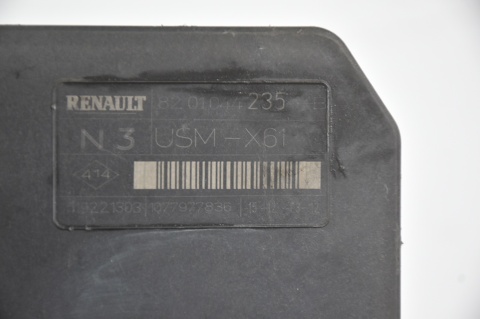 SKRZYNKA BEZPIECZNIKÓW RENAULT 8201044235