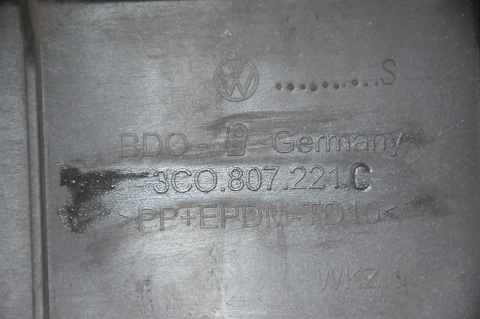 ZDERZAK PRZEDNI PRZÓD VW PASSAT B6 PDC