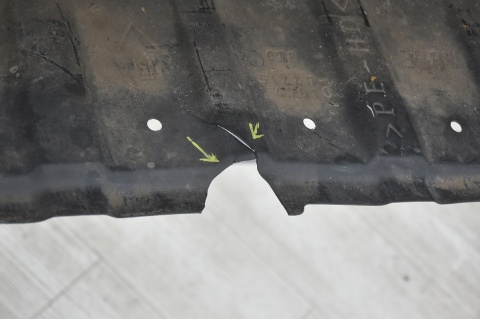 ZDERZAK PRZEDNI TOYOTA PRIUS II