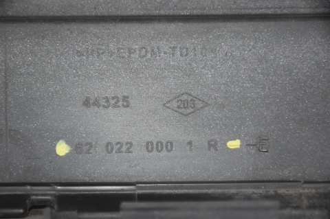 ZDERZAK PRZEDNI PRZÓD RENAULT LAGUNA III