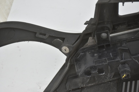 GRILL ATRAPA RENAULT CLIO IV LED