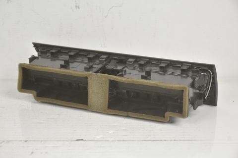 KRATKA NAWIEWU ŚRODKOWA AUDI A4 B8 8T2820951D