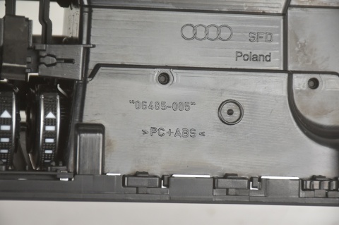 KRATKA NAWIEWU ŚRODKOWA AUDI A4 B8 8T2820951D