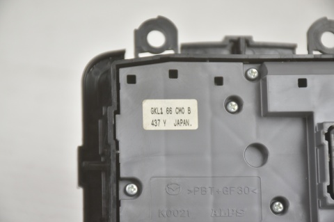 PRZEŁĄCZNIK PANEL REGULACJI RADIA GKL166CMO MAZDA 6 GJ
