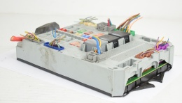 SKRZYNKA BEZPIECZNIKÓW BCM JAGUAR XF 9X23-14D628-AC