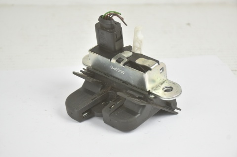 ZAMEK KLAPY BAGAŻNIKA SEAT IBIZA IV 6J 6J4827505A