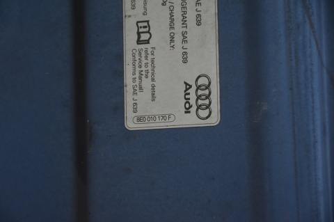 MASKA POKRYWA SILNIKA AUDI A4 B7 LZ5C