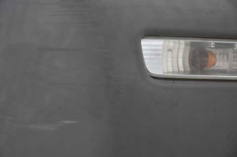 ZDERZAK PRZEDNI PRZÓD TRAFIC VIVARO I