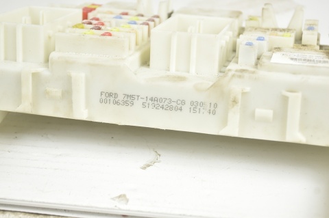 SKRZYNKA BEZPIECZNIKÓW MODUŁ FORD 7M5T-14A073-CB