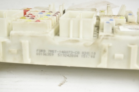 SKRZYNKA BEZPIECZNIKÓW MODUŁ FORD 7M5T-14A073-CB
