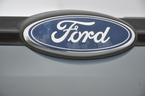 ZDERZAK PRZEDNI PRZÓD FORD FIESTA MK7