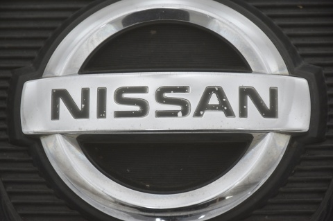 GRILL ATRAPA EMBLEMAT NISSAN QASHQAI J10 LIFT