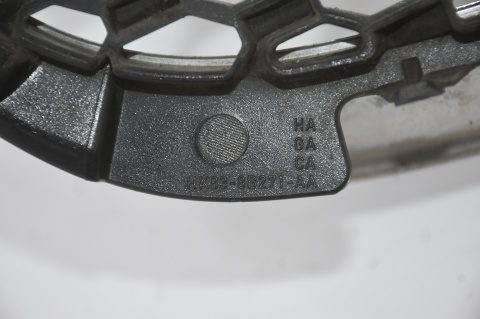 GRILL ATRAPA ZDERZAKA PRZÓD JAGUAR F-PACE X761 HK83-018K28-AA KAMERA