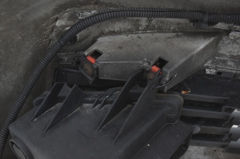 ZDERZAK PRZEDNI PRZÓD OPEL ZAFIRA B II Z20R