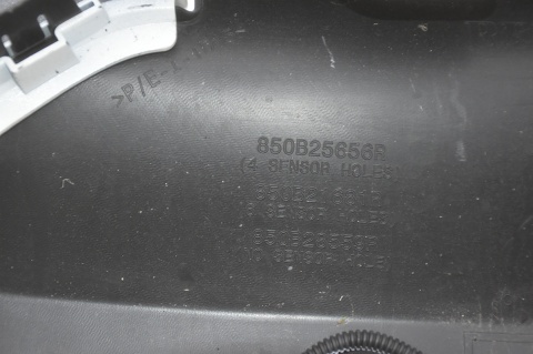 ZDERZAK TYLNY TYŁ RENAULT CAPTUR I PDC