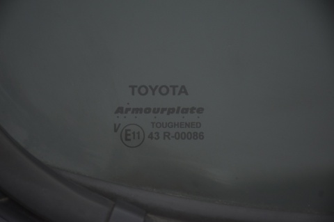 DRZWI TYLNE TYŁ PRAWE TOYOTA HILUX VII