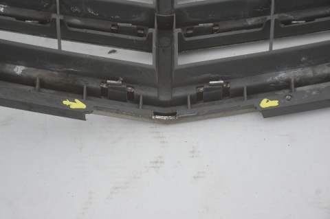 GRILL ATRAPA CHŁODNICY MERCEDES C W204